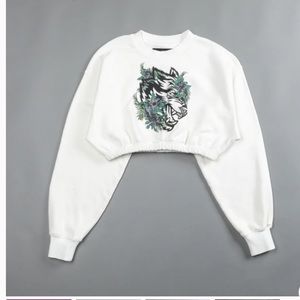 Darc Sport She Native Wolf Gwen (cropped) crewneck in cream. Ohana Collection L